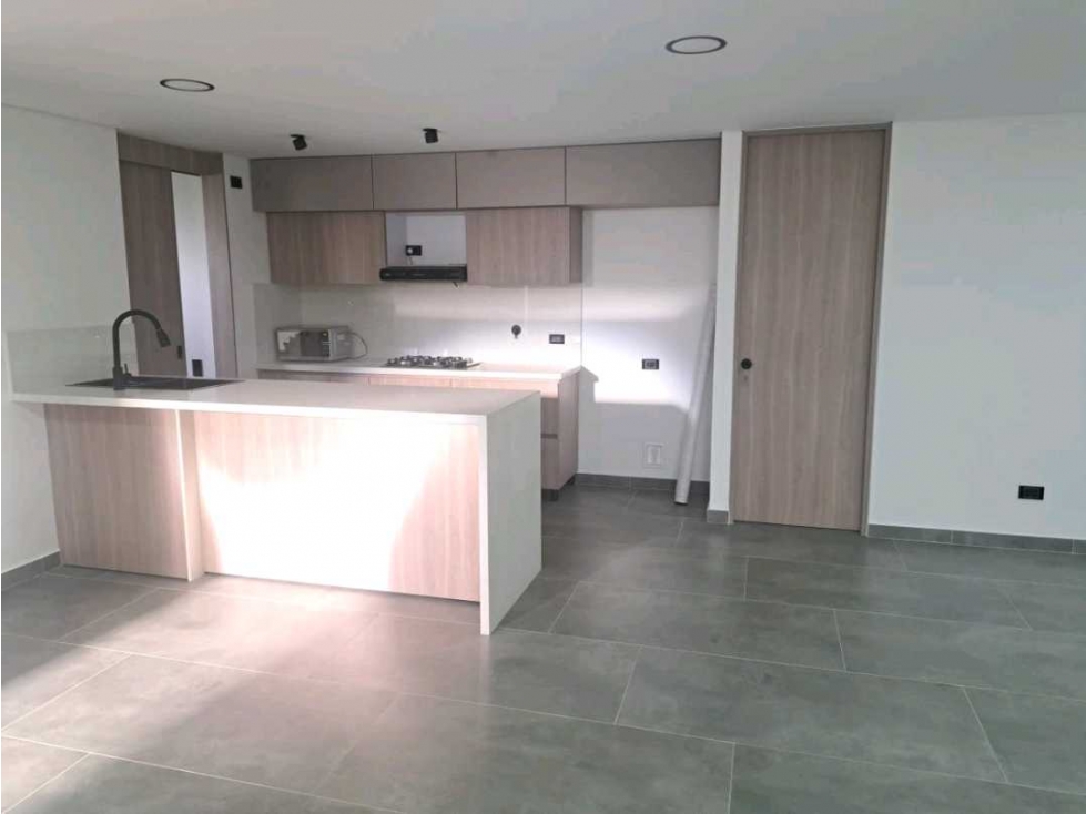 Venta de apartamento en la Castellana con terraza, piso 2, Medellín — foto 2
