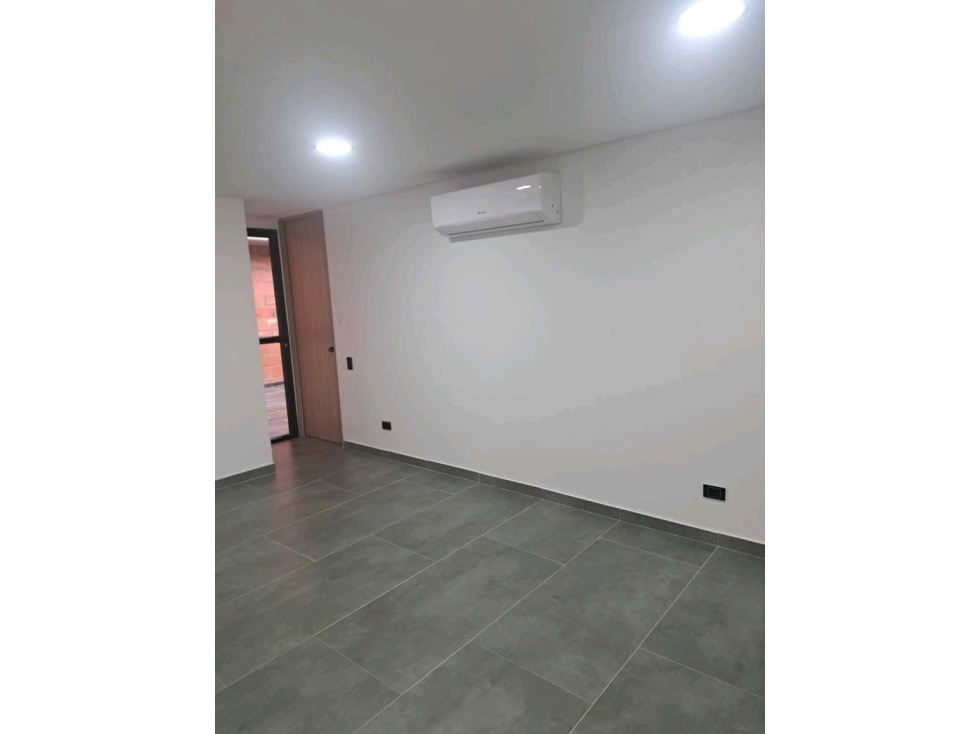 Venta de apartamento en la Castellana con terraza, piso 2, Medellín — foto 5