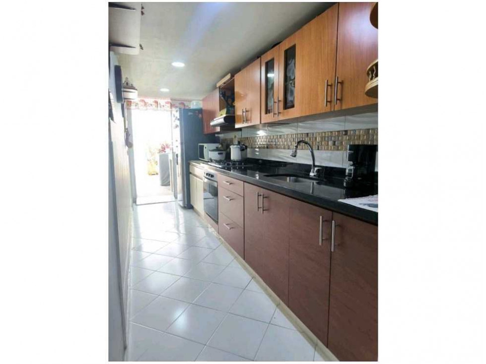 Venta de apartamento en la Castellana, Medellín, primer piso — foto 3