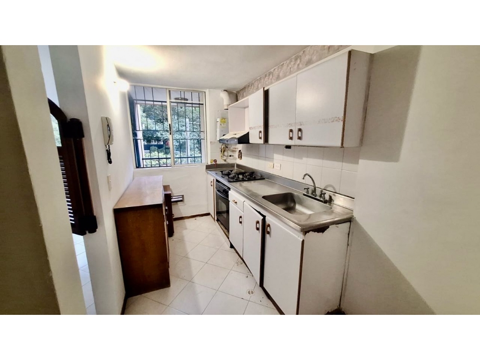 Venta de apartamento en la castellana excelente ubicación