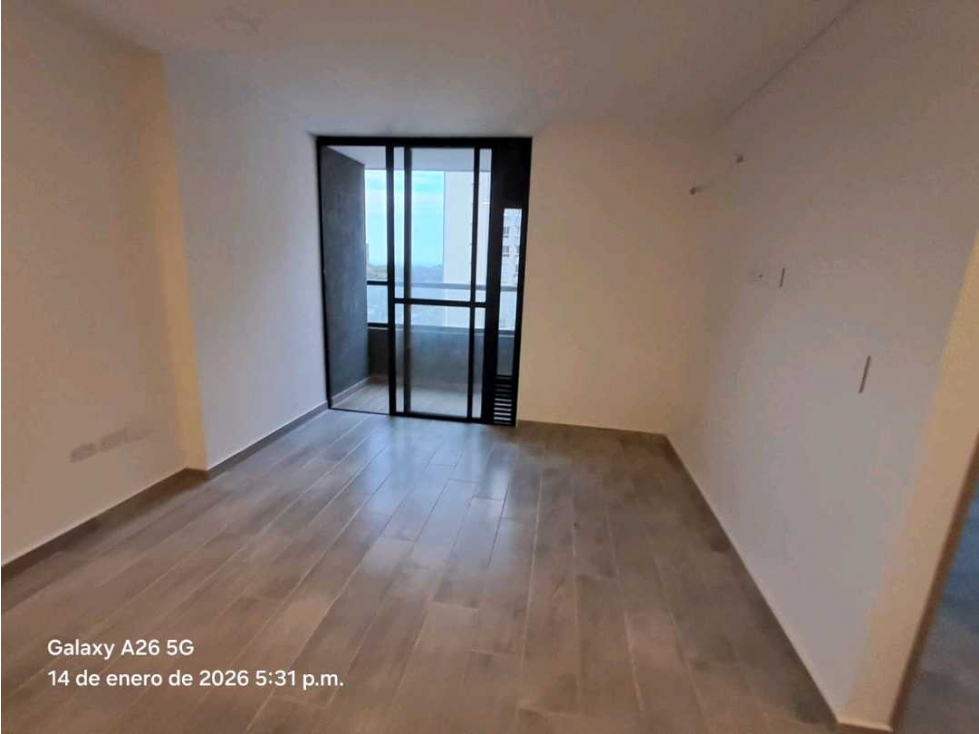 VENTA DE APARTAMENTO EN LA CASTELLANA — foto 2