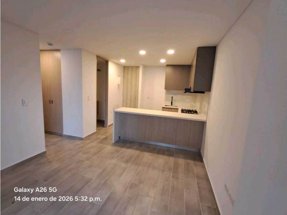 VENTA DE APARTAMENTO EN LA CASTELLANA — foto 4