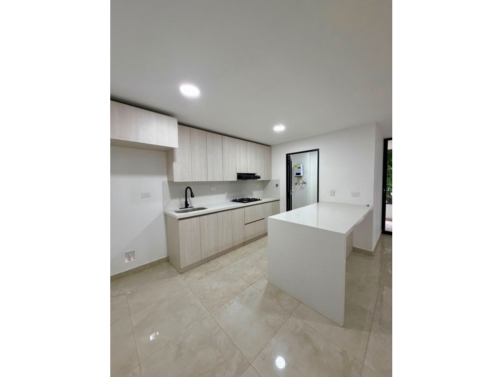 Venta de apartamento en la Castellana , Laureles — foto 4