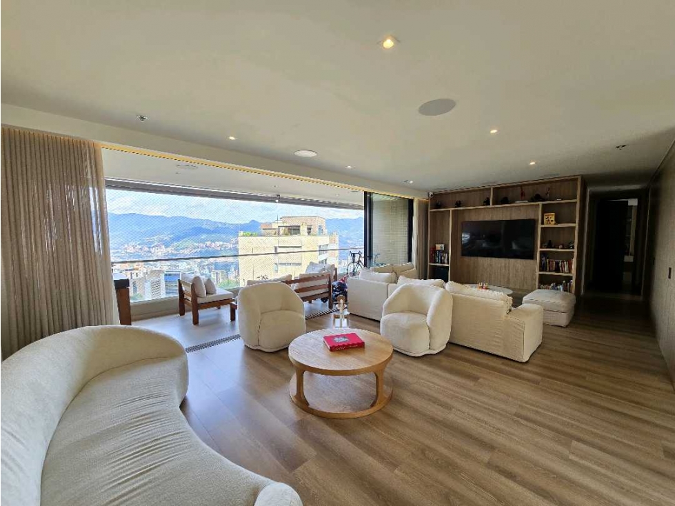 Venta de apartamento en la Cola del Zorro. Piso alto, vista panorámica