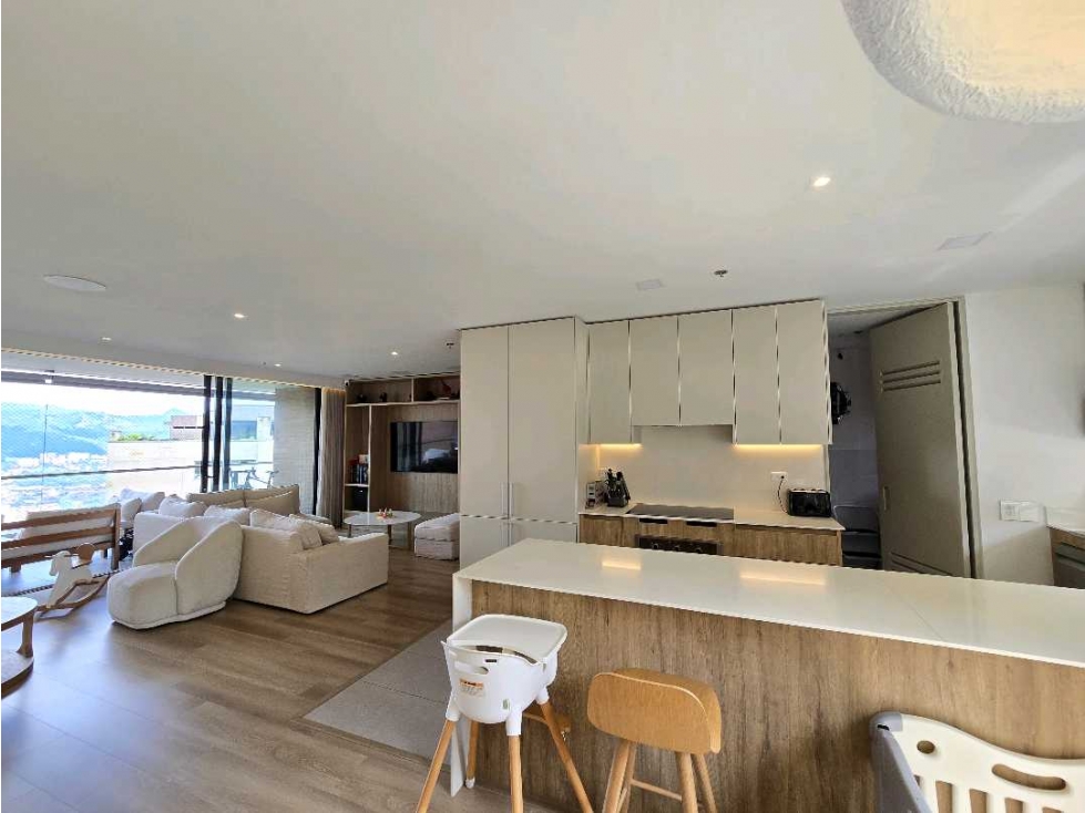 Venta de apartamento en la Cola del Zorro. Piso alto, vista panorámica — foto 3