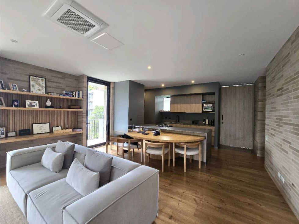 Venta de apartamento en la Loma del Campestre - Vista a verde. — foto 5
