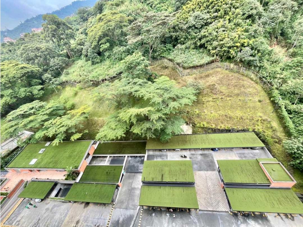 VENTA DE APARTAMENTO EN LA LOMA DE LOS BERNAL. PISO ALTO. — foto 2