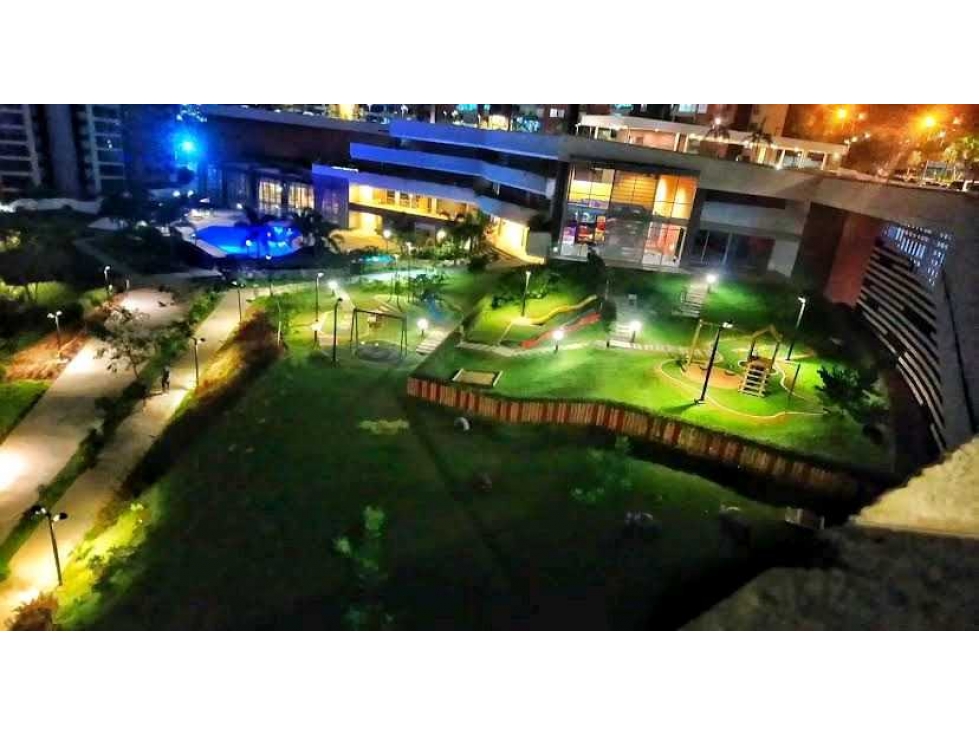 VENTA DE APARTAMENTO EN LA LOMA DE LOS BERNAL, PISO ALTO. — foto 4