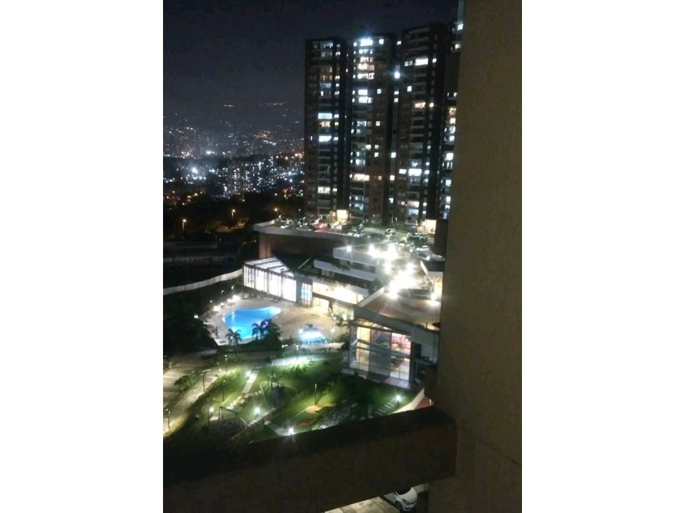 VENTA DE APARTAMENTO EN LA LOMA DE LOS BERNAL, PISO ALTO. — foto 5