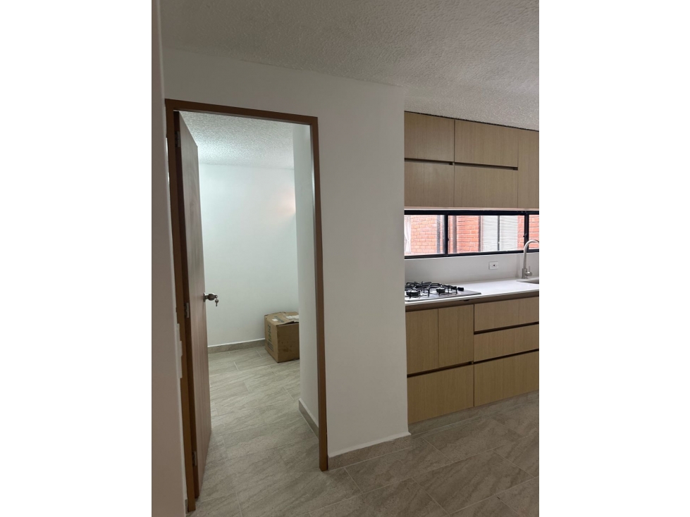 Venta de apartamento en la loma del Escobero — foto 2