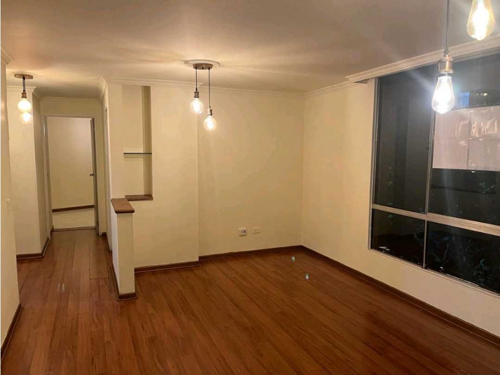 Venta de apartamento en la Loma San Julián, Medellín