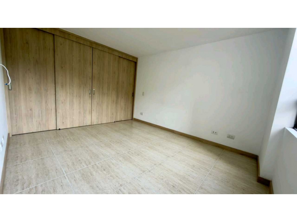 VENTA DE APARTAMENTO EN LA LOMA DE LOS BERNAL RANGO8 — foto 4