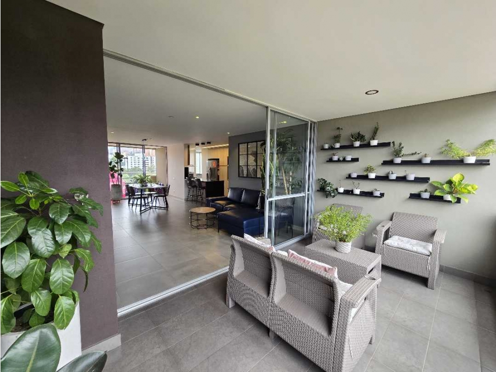 Venta de apartamento en La Loma de Benedictinos. Piso muy alto. — foto 4