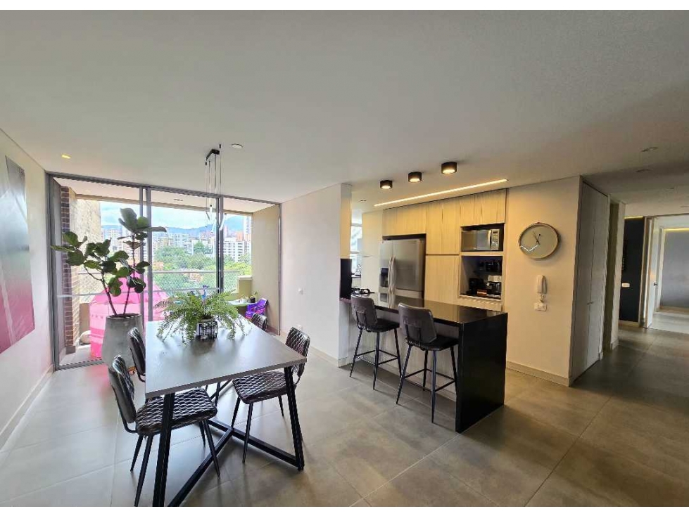Venta de apartamento en La Loma de Benedictinos. Piso muy alto. — foto 5