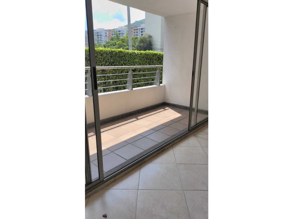 Venta de apartamento en la Loma de los Bernal, Medellín — foto 2