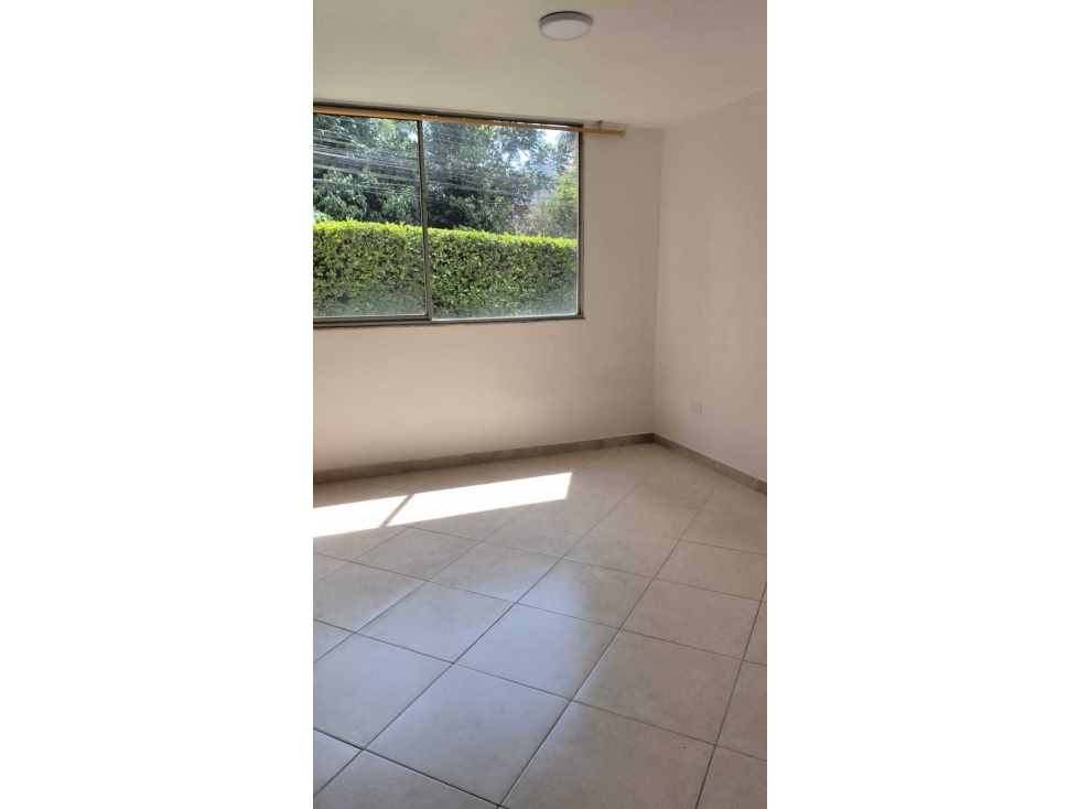 Venta de apartamento en la Loma de los Bernal, Medellín — foto 3