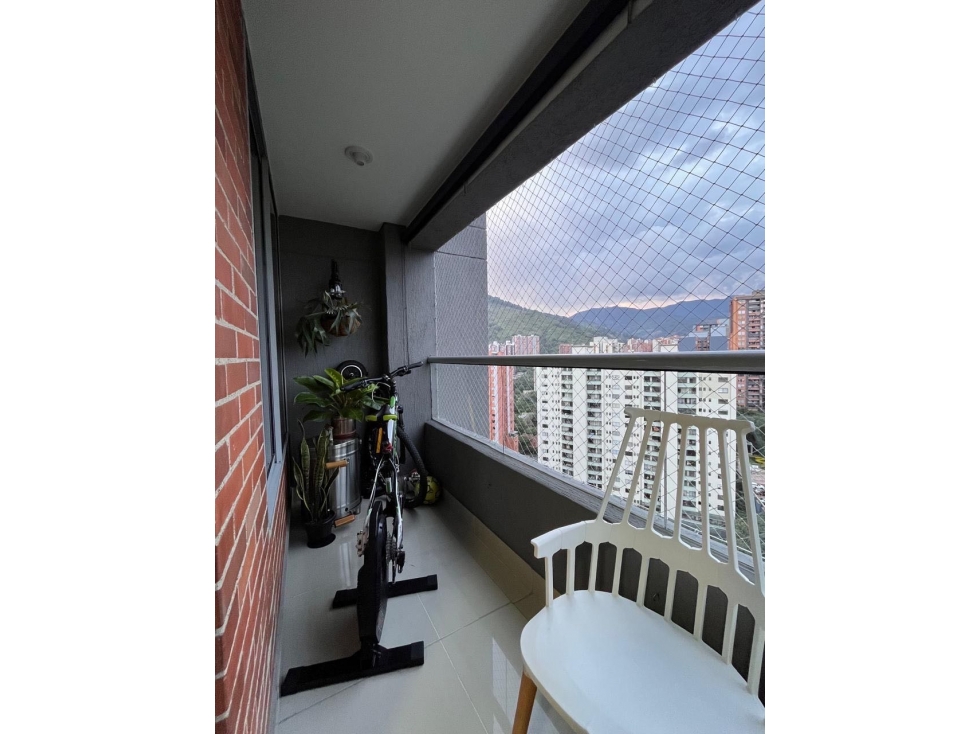 VENTA DE APARTAMENTO EN LA LOMA DE LOS BERNAL PARTE BAJA — foto 4