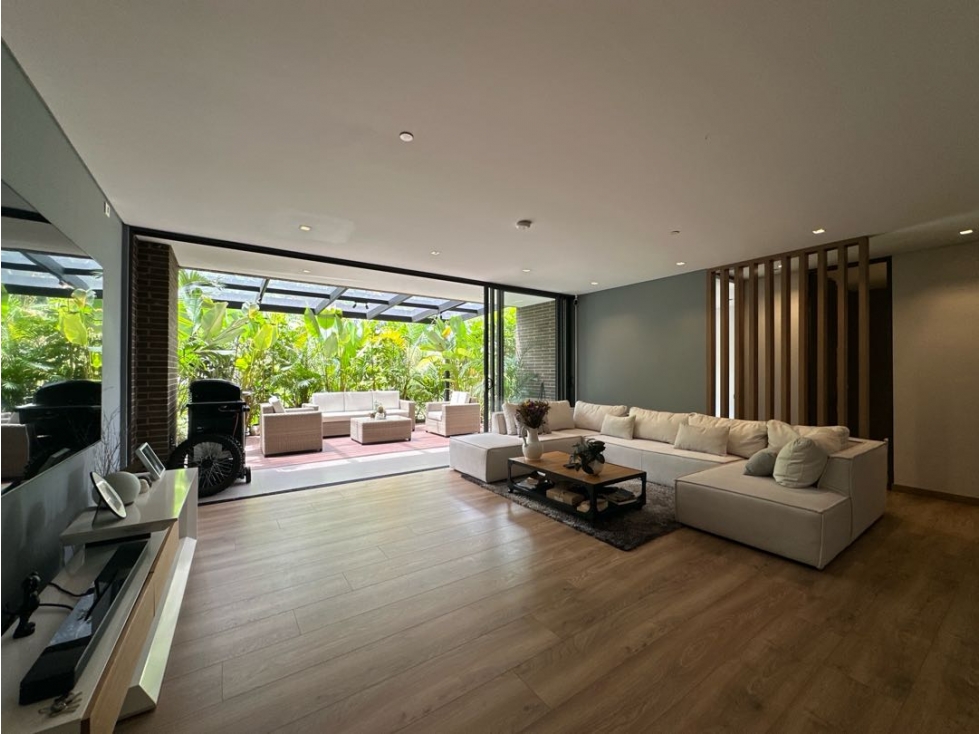 Venta de apartamento en Las Palmas, cerca del tunel de oriente