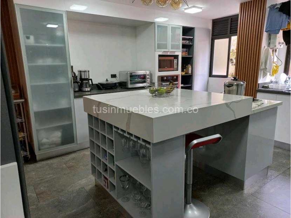 Venta de apartamento en Laureles remodelado con terraza, primer piso — foto 3