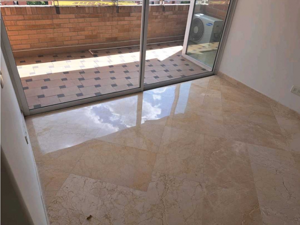 Venta de apartamento en Laureles, piso 10, Medellín, portería 24 horas — foto 2