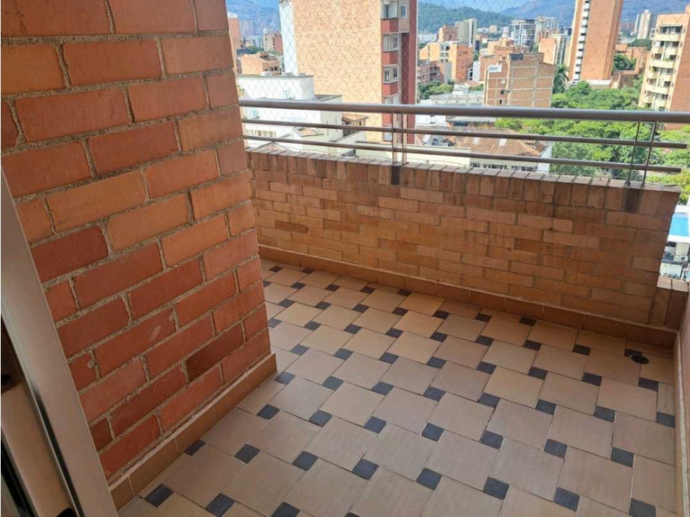 Venta de apartamento en Laureles, piso 10, Medellín, portería 24 horas