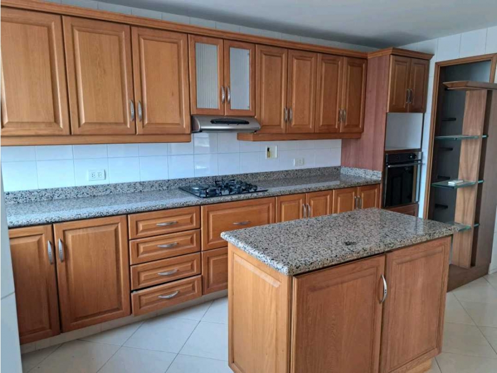 Venta de apartamento en Laureles, piso 10, Medellín, portería 24 horas — foto 5