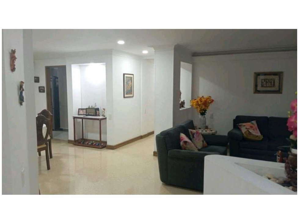 Venta de apartamento en Laureles, piso 3 con ascensor, Medellín — foto 2