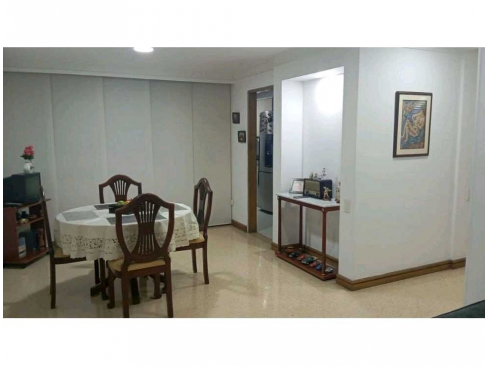 Venta de apartamento en Laureles, piso 3 con ascensor, Medellín — foto 3