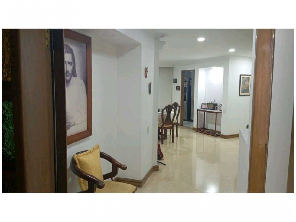 Venta de apartamento en Laureles, piso 3 con ascensor, Medellín — foto 4