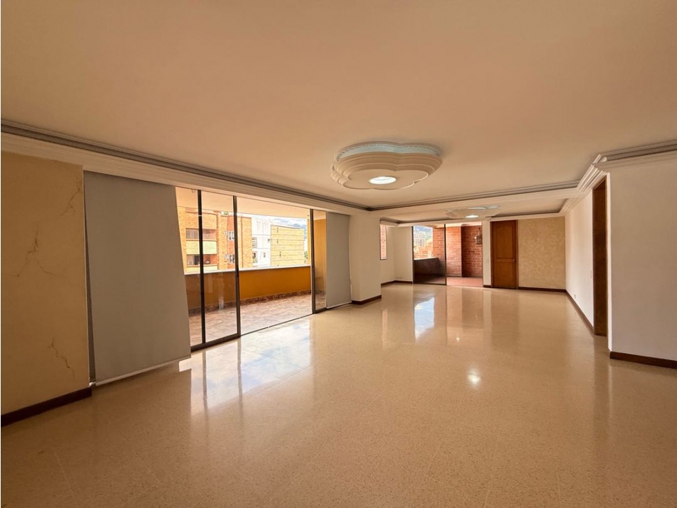 Apartamento Laureles | 200 m² | 2 alcobas | opción a 3 alcobas