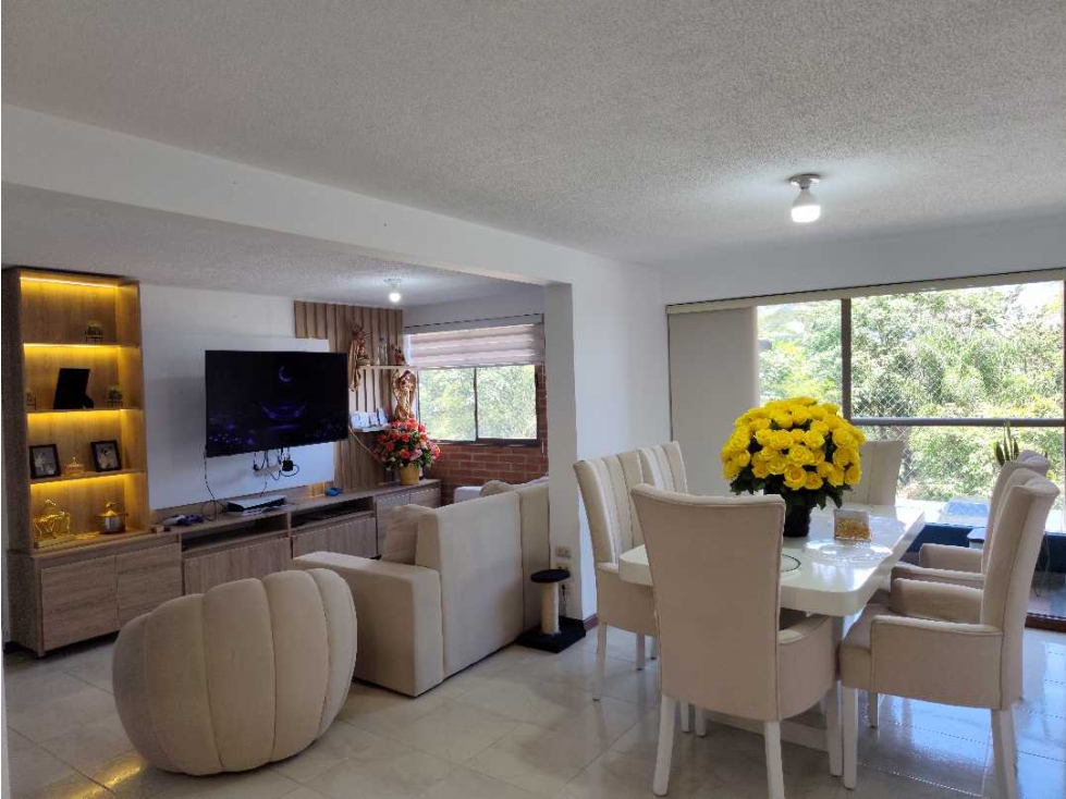 VENTA DE APARTAMENTO EN LAURELES SANTA TERESITA