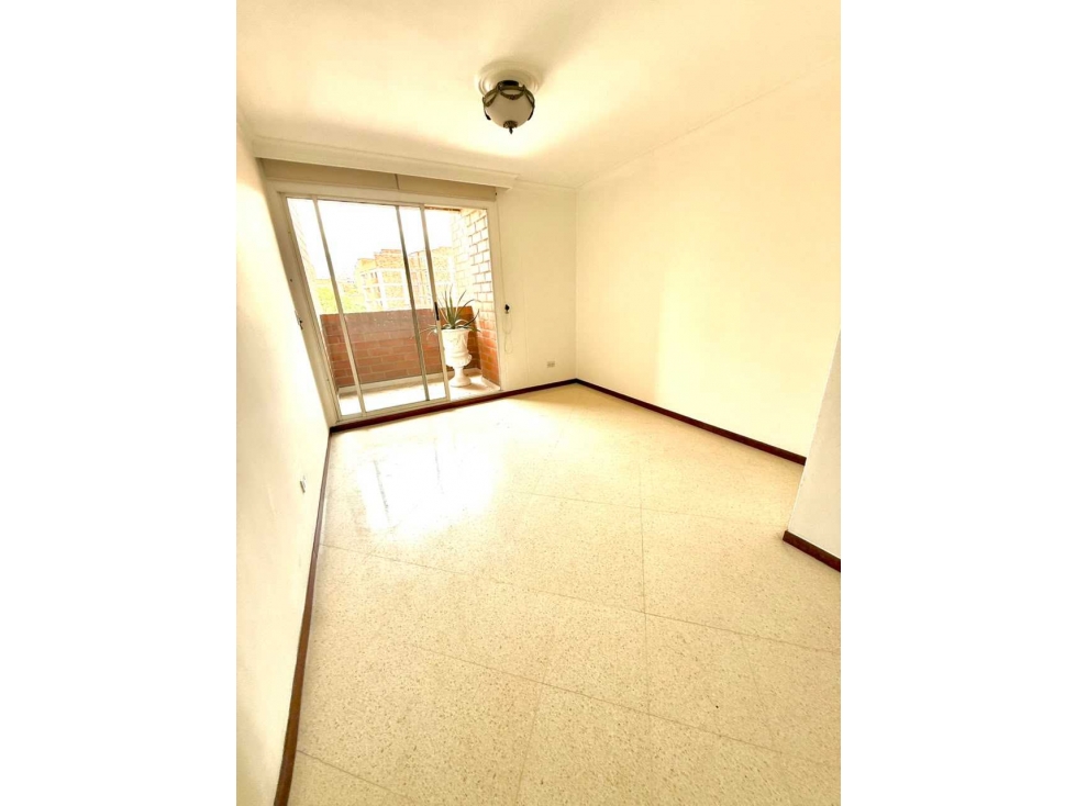 Venta de apartamento en Laureles Segundo Parque, piso alto, Medellín - 5