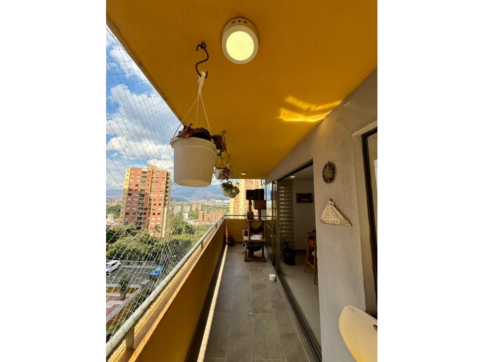 Venta de apartamento en Loma de los Bernal, parte baja — foto 2
