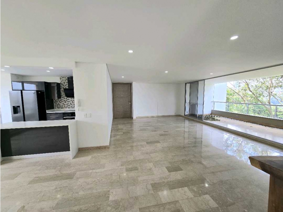 Venta de apartamento en Loma del Tesoro — foto 2