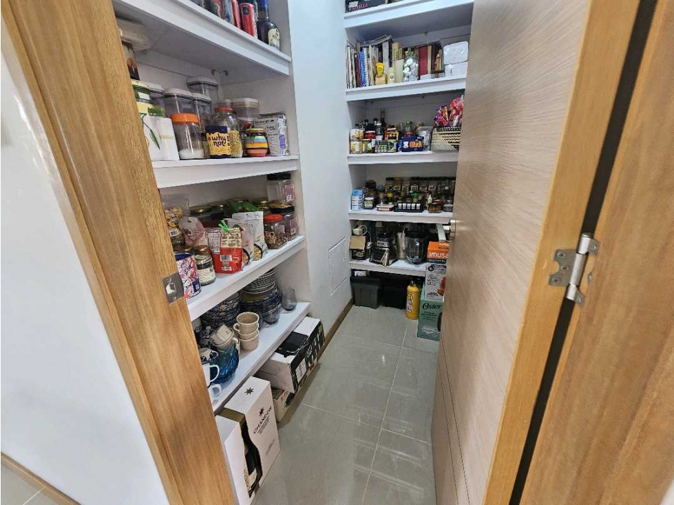 VENTA DE APARTAMENTO EN LOMA LOS BENEDICTINOS — foto 5
