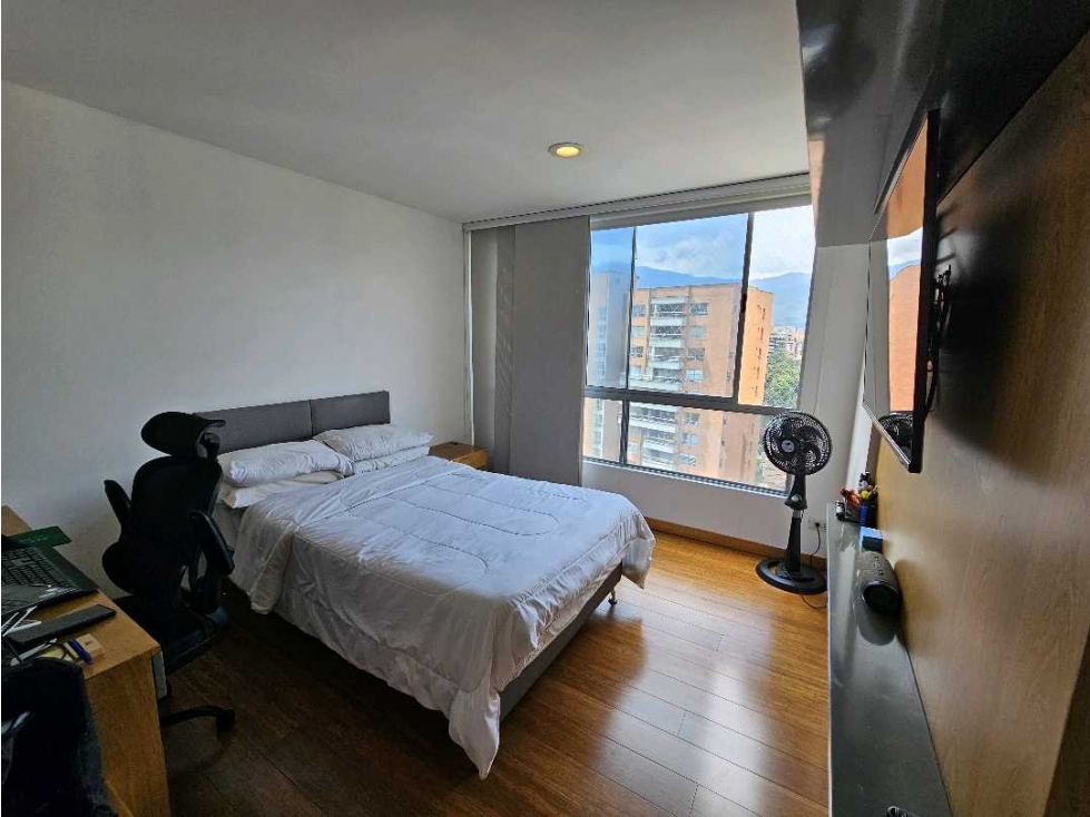 VENTA DE APARTAMENTO EN LOMA LOS BENEDICTINOS — foto 5