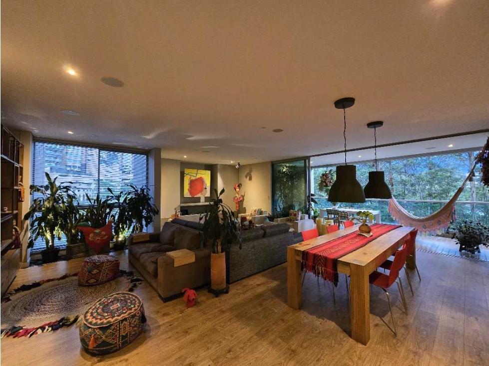 Venta de apartamento en Los Balsos. Unidad muy familiar. — foto 2
