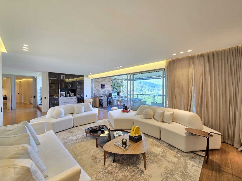 Venta de apartamento en Los Balsos -Piso alto.