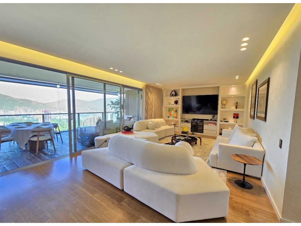 Venta de apartamento en Los Balsos -Piso alto. — foto 2
