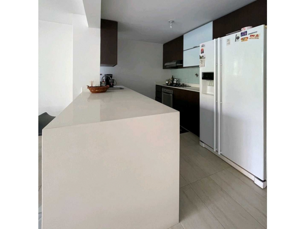 VENTA DE APARTAMENTO EN MEDELLÍN SECTOR LOMA DE LOS BERNAL — foto 2