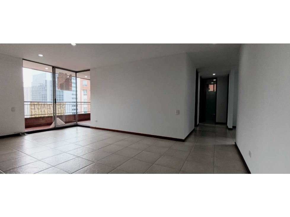 Venta de apartamento en medellin, el poblado, 95 m², Piscina