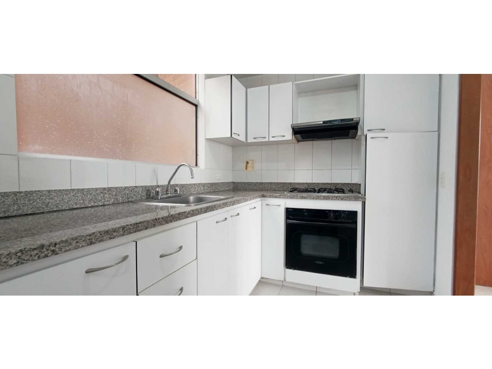 Venta de apartamento en medellin, el poblado, 95 m², Piscina — foto 5