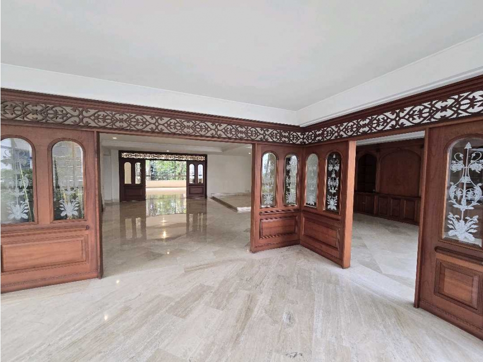 Venta de apartamento en Milla de Oro.