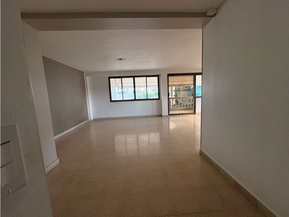 165 m² Obarrio $188,000, 3 rec, balcón, cocina y baños remodelados — foto 2