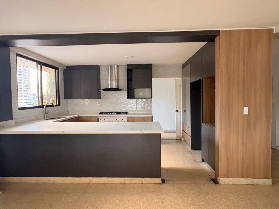 165 m² Obarrio $188,000, 3 rec, balcón, cocina y baños remodelados