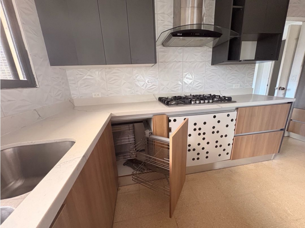 165 m² Obarrio $188,000, 3 rec, balcón, cocina y baños remodelados — foto 6