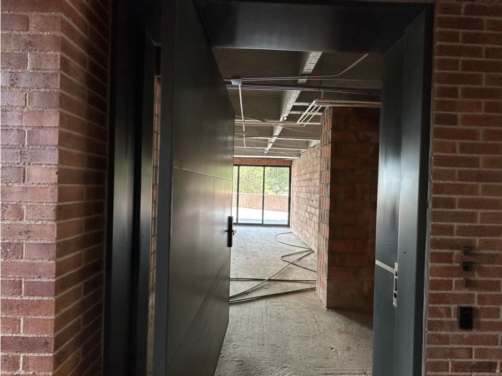 Venta de apartamento en obra gris El Poblado sector el Tesoro — foto 2
