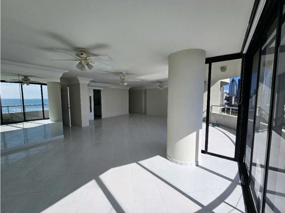 Venta de Apartamento en PH Ensenada, Av Balboa — foto 2
