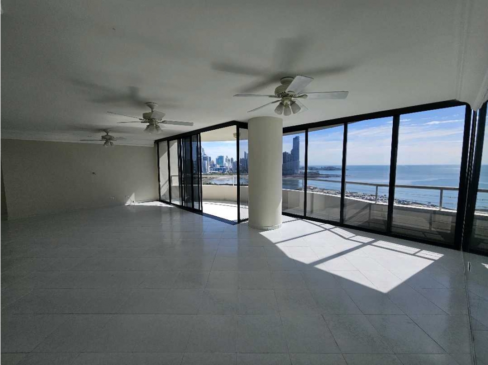 Venta de Apartamento en PH Ensenada, Av Balboa — foto 3