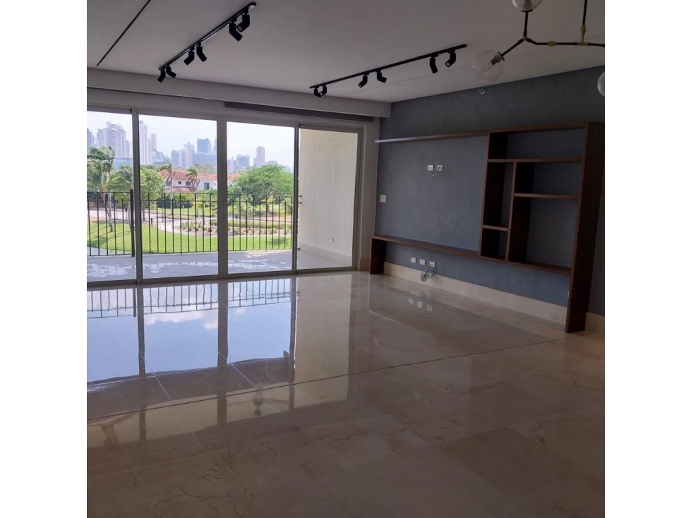 Venta de apartamento en PH The Reserve, Santa María